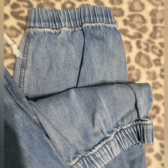 American Eagle Parachute Pants - Picture 2 of 5